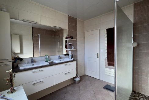 WhatsApp Image 2026-04-21 at 22.00.11_50